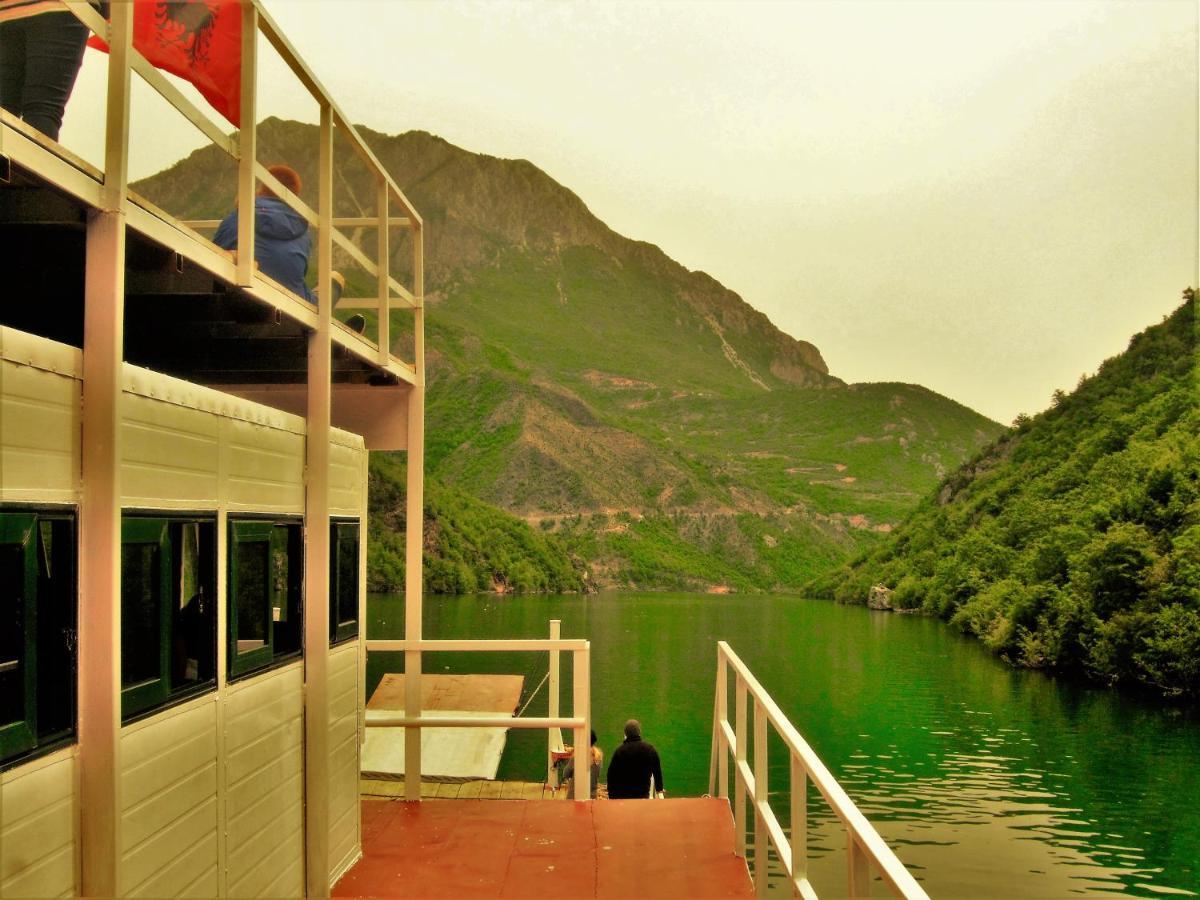 Rozafa Ferry & Accommodation Koman Экстерьер фото