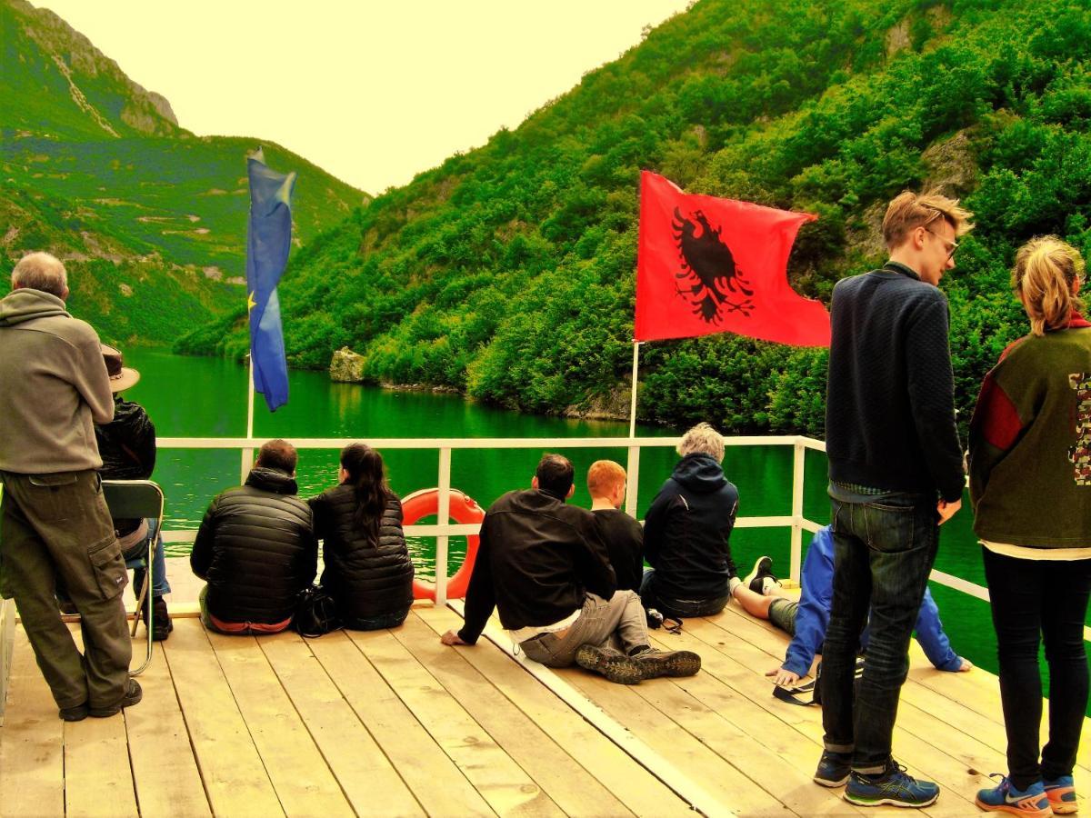 Rozafa Ferry & Accommodation Koman Экстерьер фото