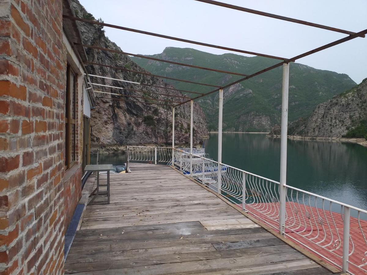 Rozafa Ferry & Accommodation Koman Экстерьер фото